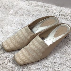 Liz Flex cream color mules 7.5